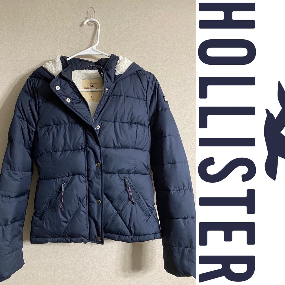 Hollister Sherpa Lined Puffer Jacket (Navy Blue)